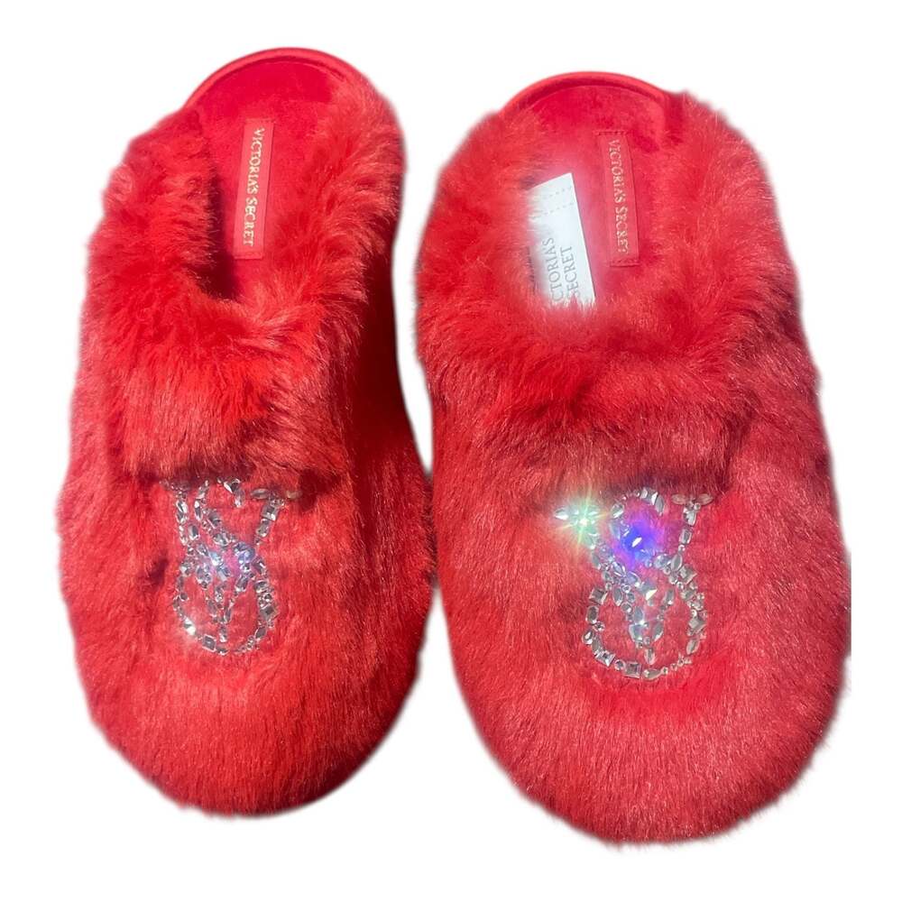 Victoria's Secret CLOSED TOE FAUX FUR SLIPPERS
